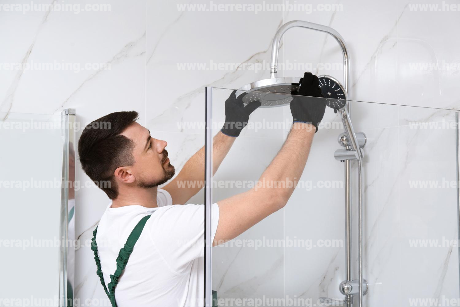Instalación de ducha moderna